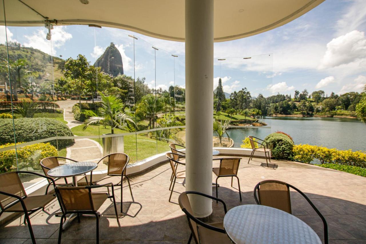 Hotel Los Recuerdos Guatapé エクステリア 写真 View of the lagoon