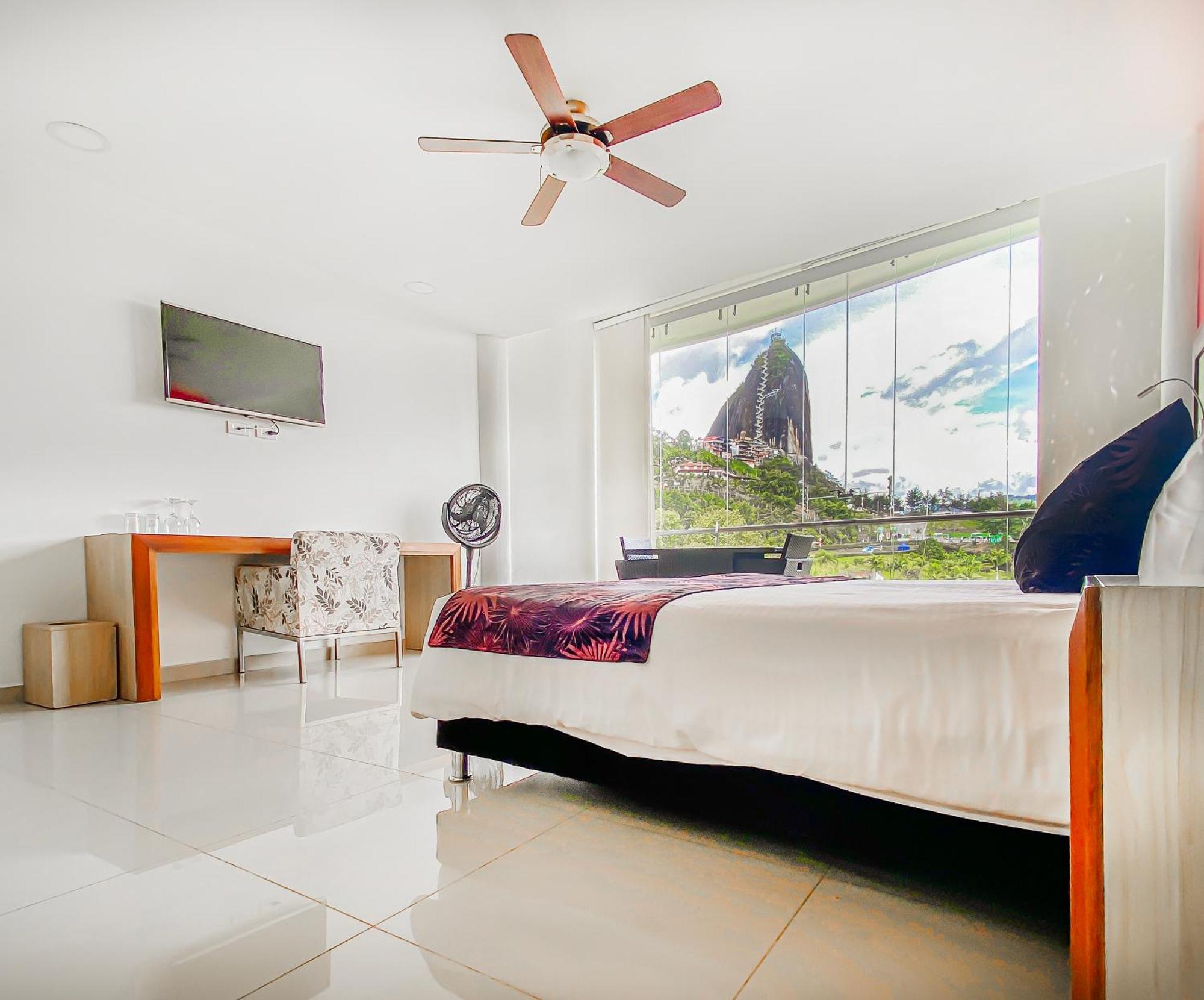 Hotel Los Recuerdos Guatapé エクステリア 写真