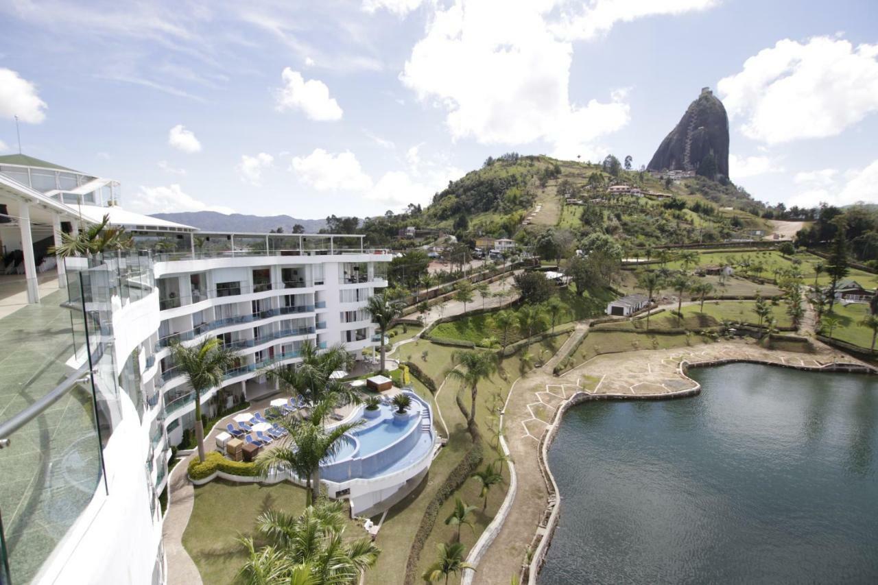 Hotel Los Recuerdos Guatapé エクステリア 写真 View of the hotel